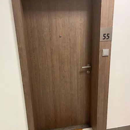 Jana Kazimierza 66 *